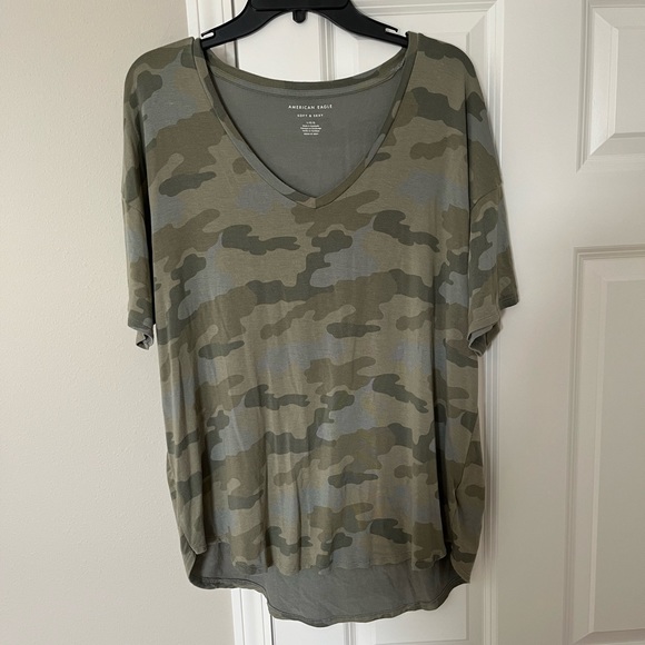 American Eagle Outfitters Tops - American Eagle Soft & Sexy Camo V-Neck Short Sleeve Shirt